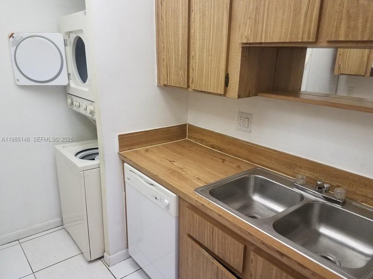 10040 Twin Lakes Dr #37A - Photo 7 of 21