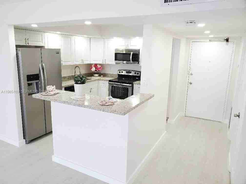 18011 Biscayne Blvd #503 - Photo 7 of 50
