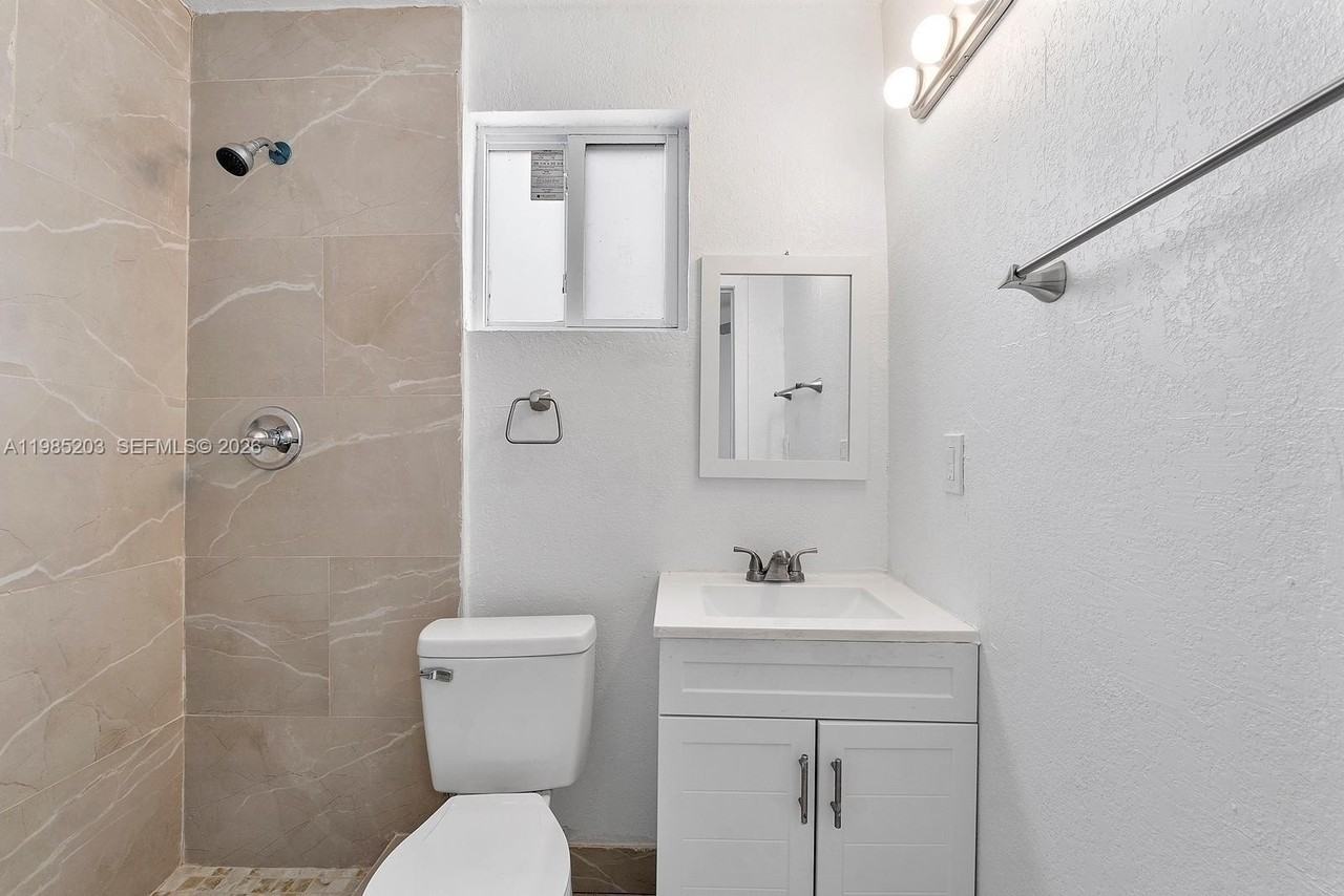 1521 Nw 62nd Ter #0 - Photo 6 of 9