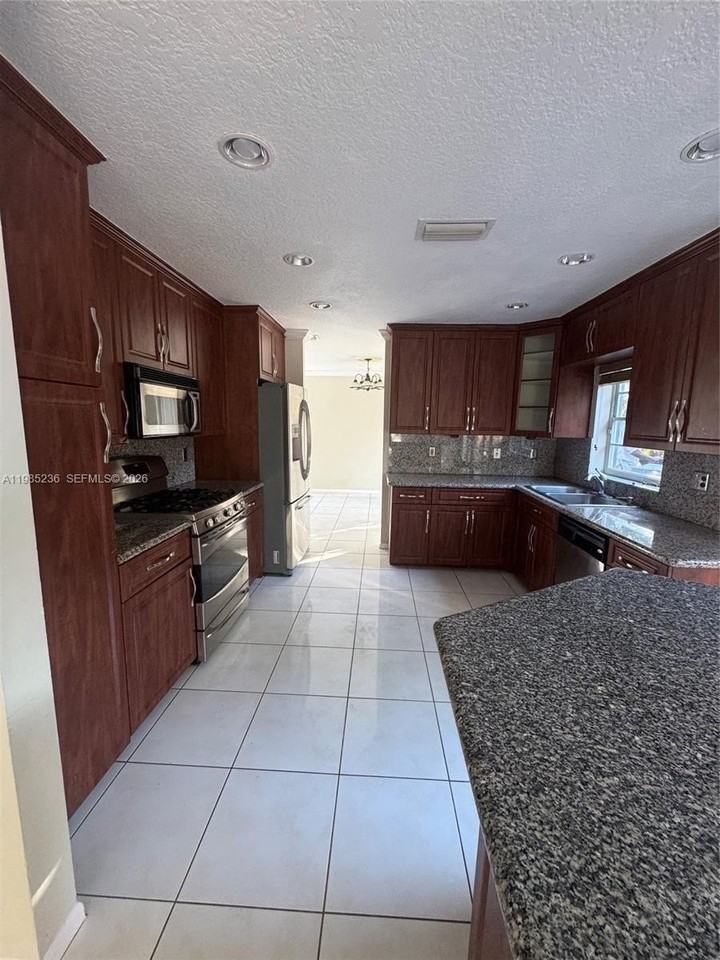 3187 Nw 122nd Ave - Photo 5 of 11