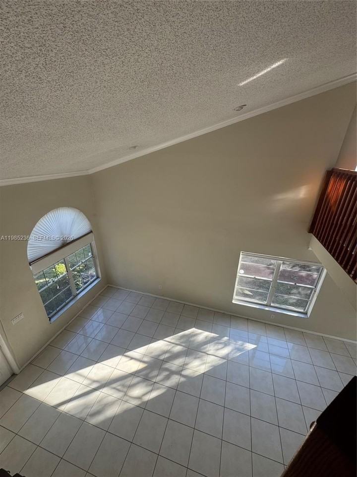 3187 Nw 122nd Ave - Photo 6 of 11