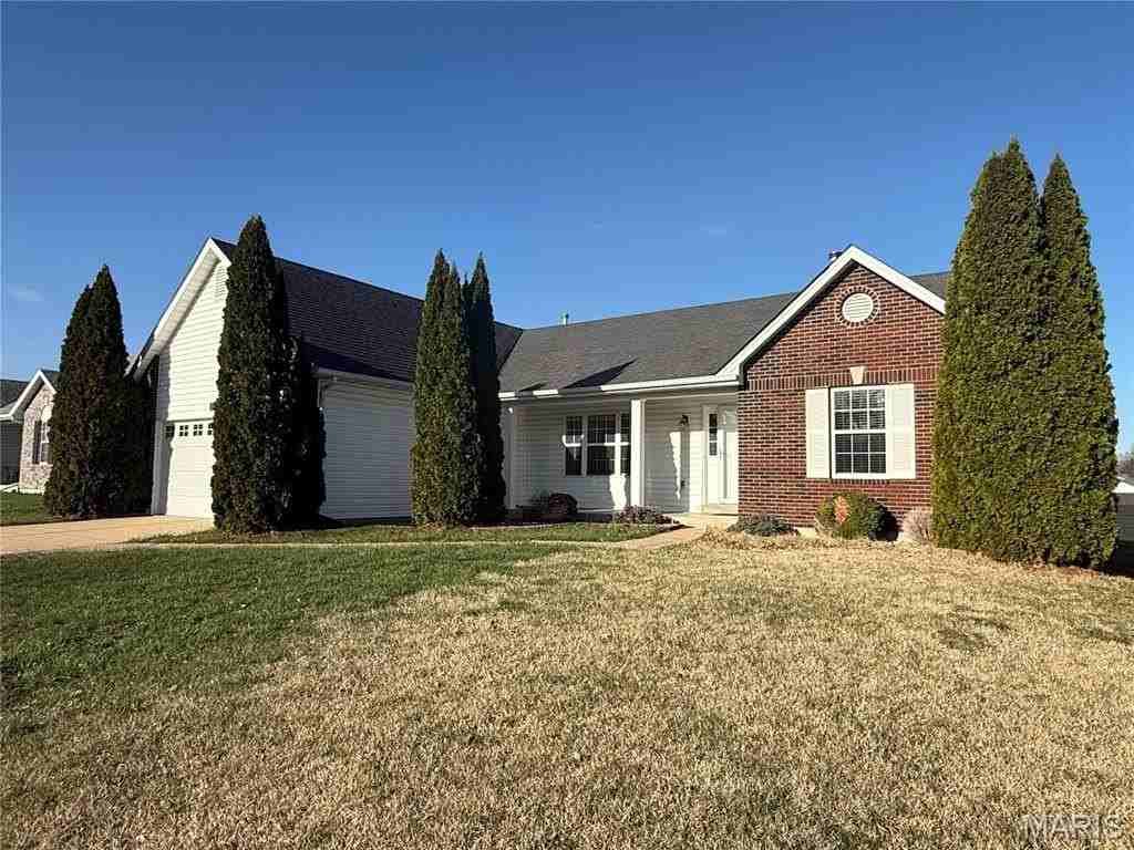 733 Pecan Hill Dr - Photo 3 of 46