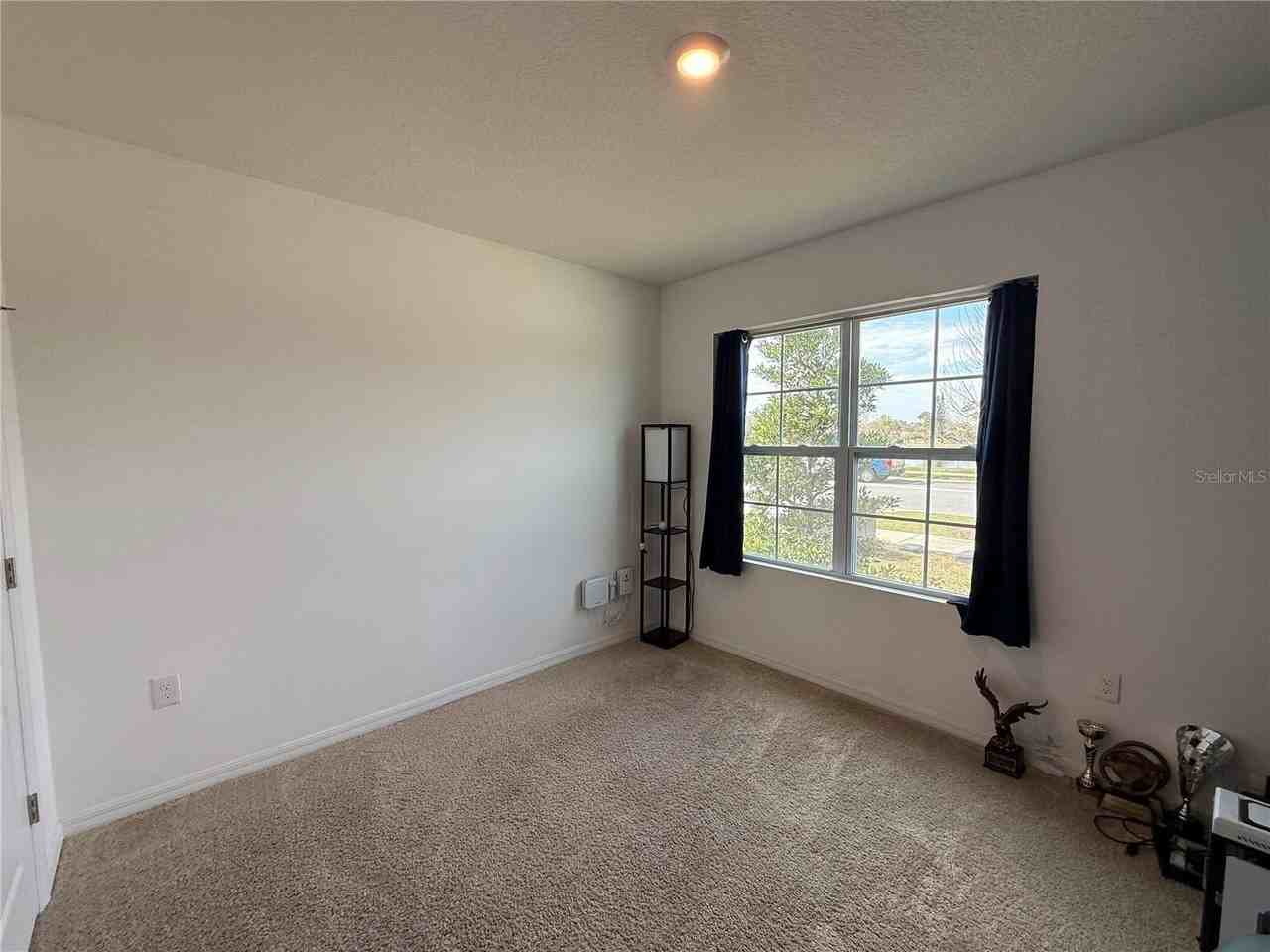 1731 Setter Ave - Photo 2 of 12