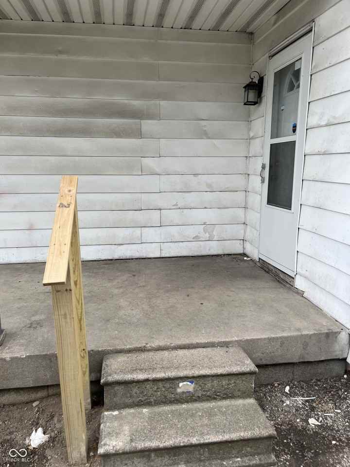 1944 Shelby St Apt A - Photo 4 of 21