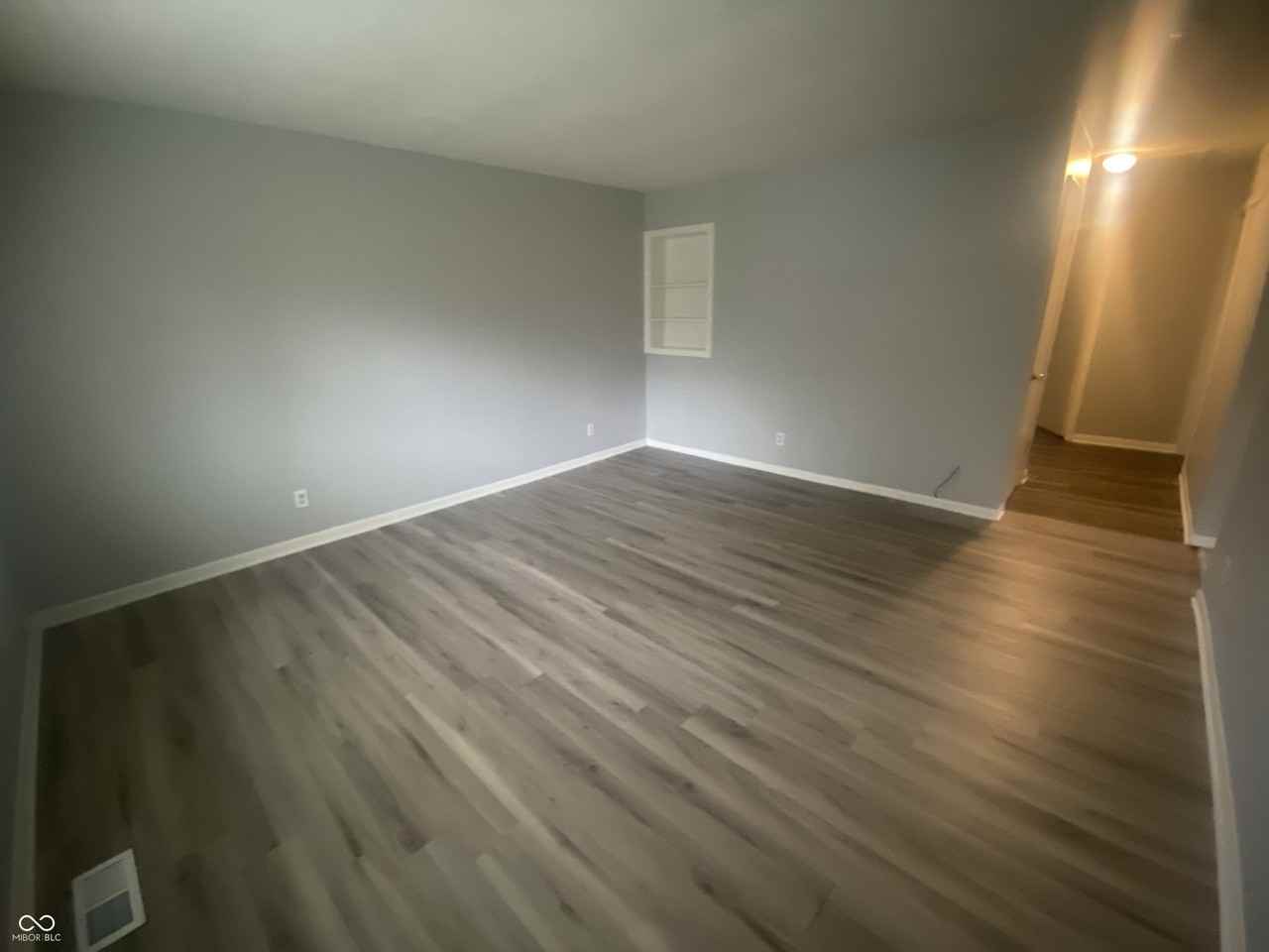 1260 N Ridgeview Dr - Photo 3 of 13