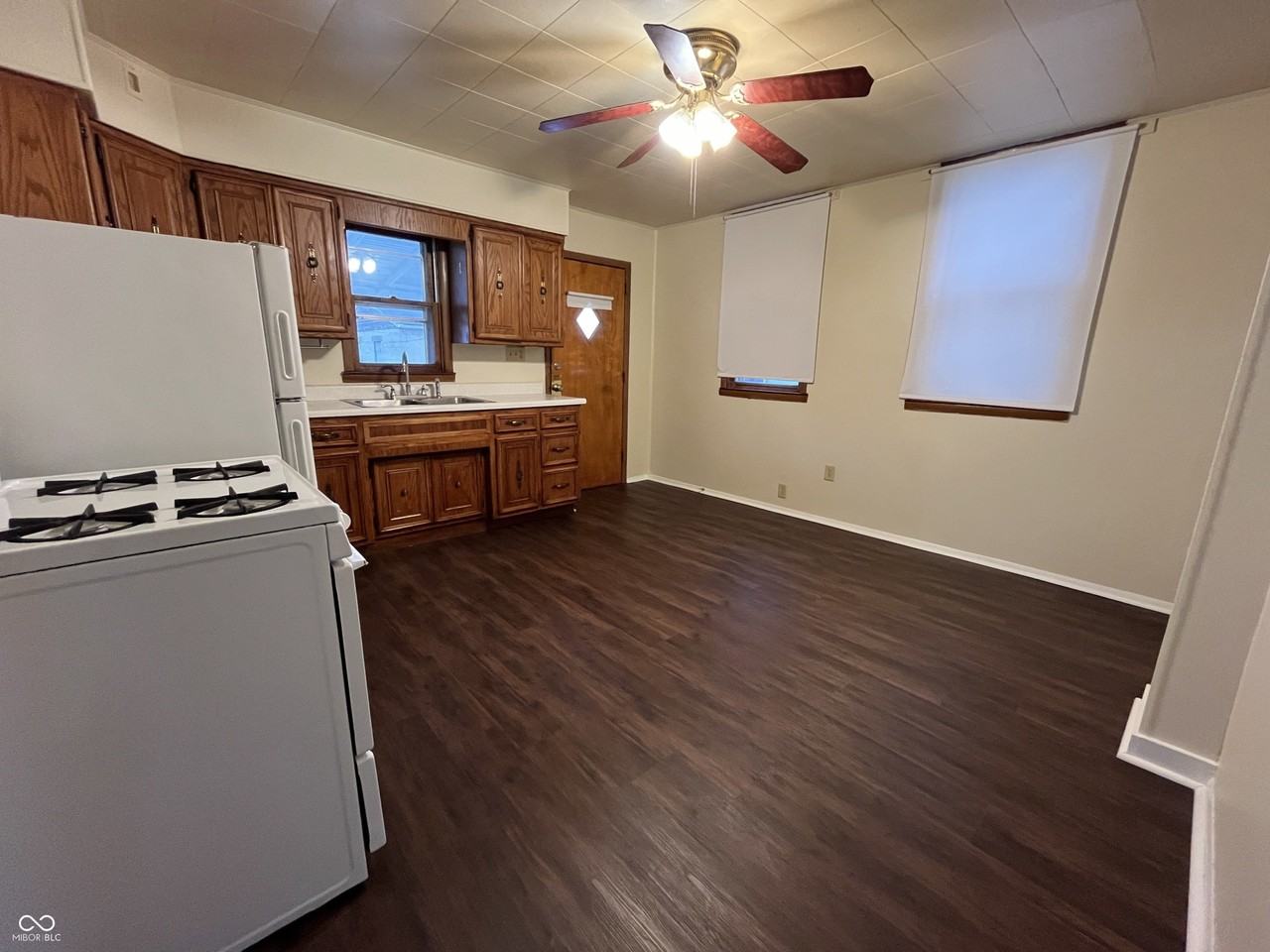 1948 Shelby St - Photo 5 of 13