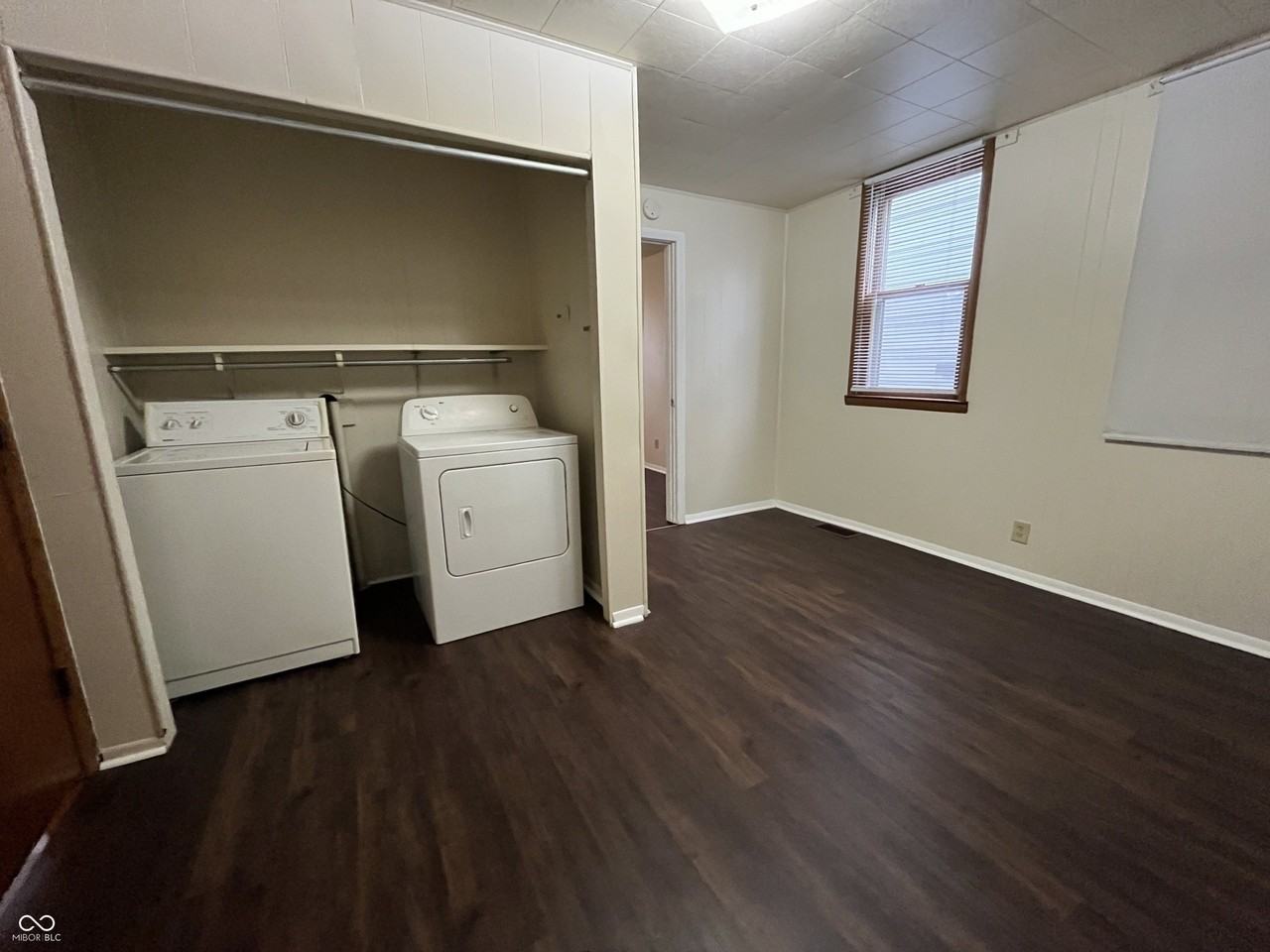 1948 Shelby St - Photo 7 of 13