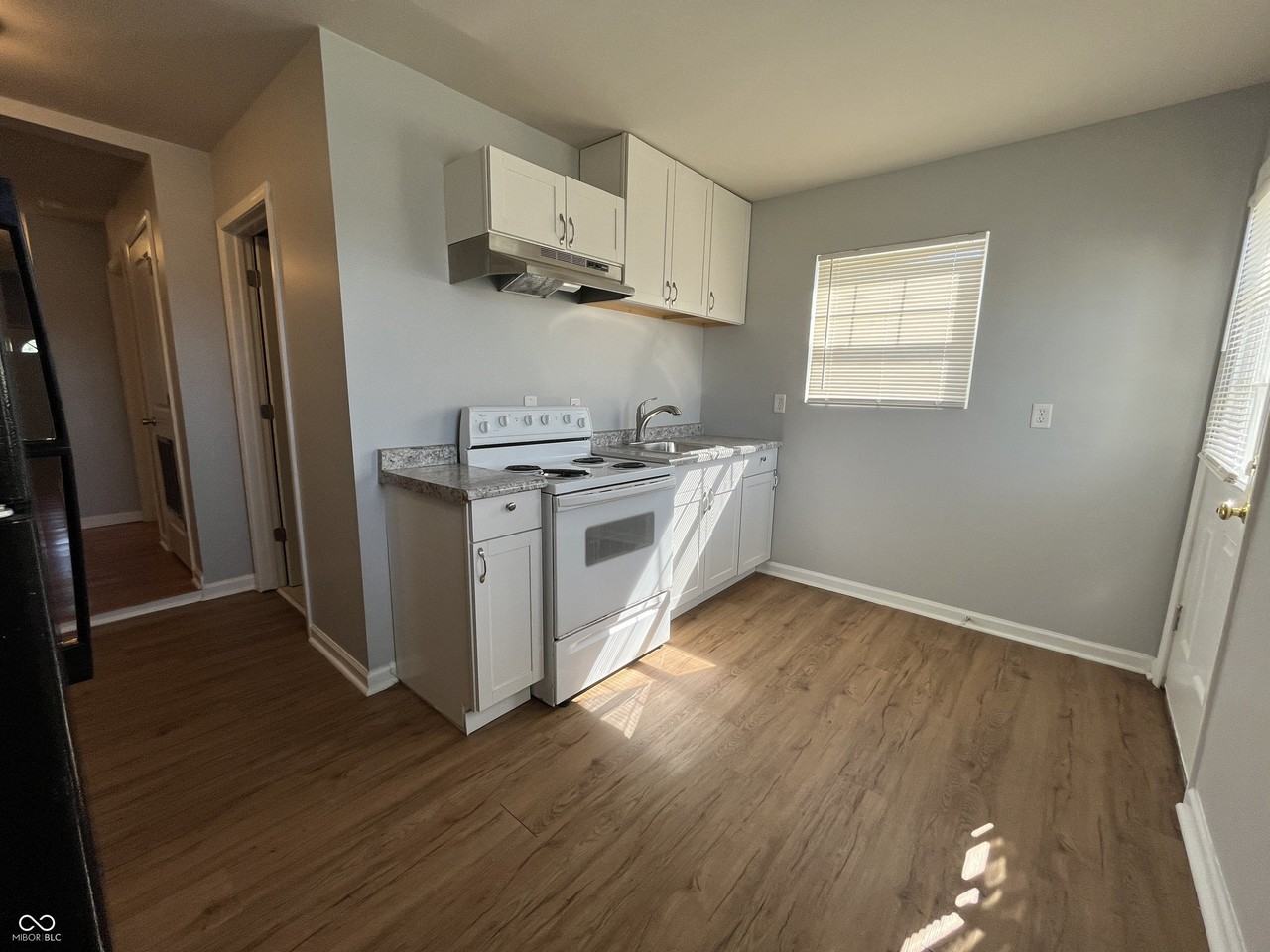 1952 Shelby St Unit B - Photo 5 of 11