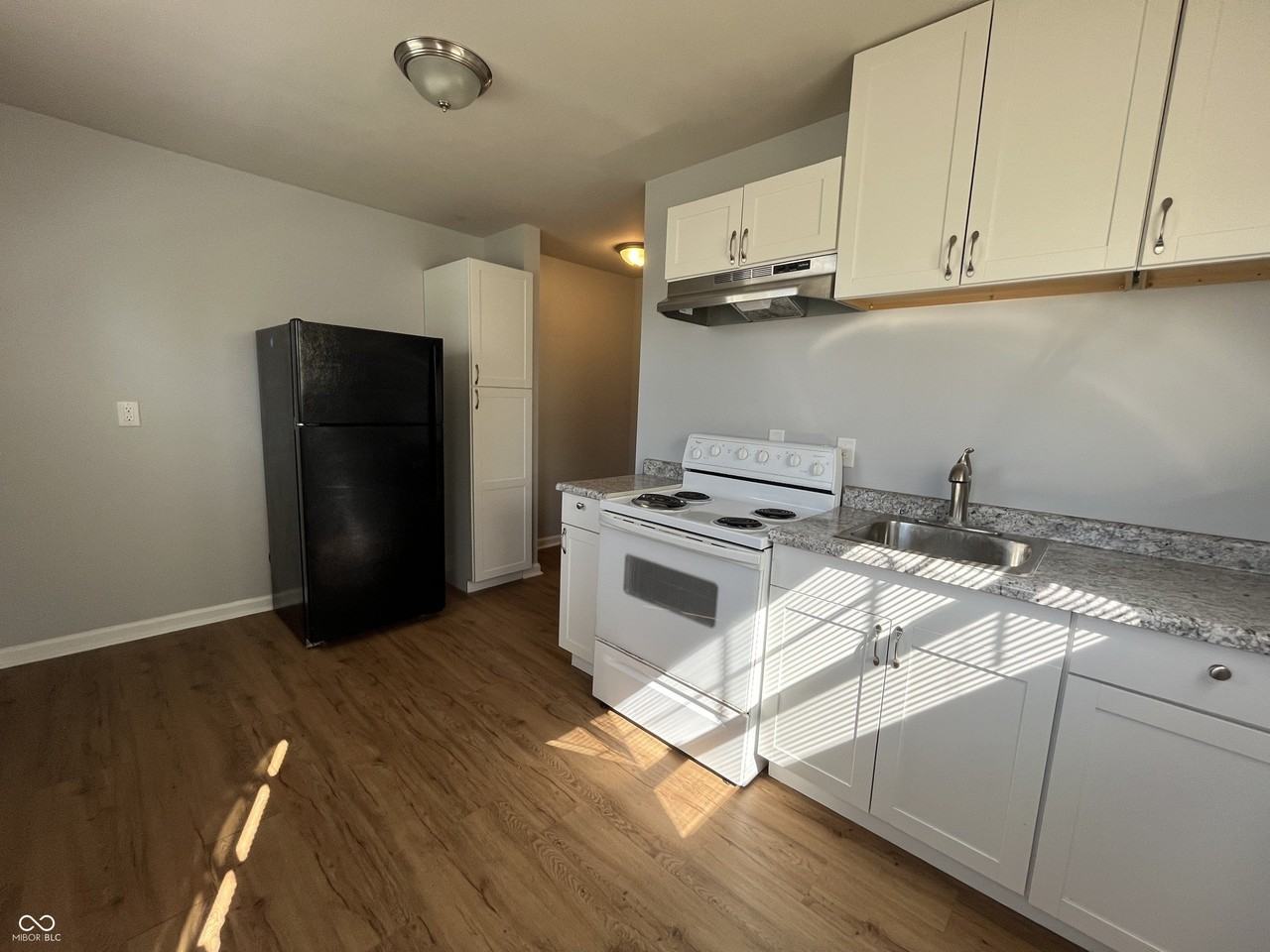 1952 Shelby St Unit B - Photo 6 of 11