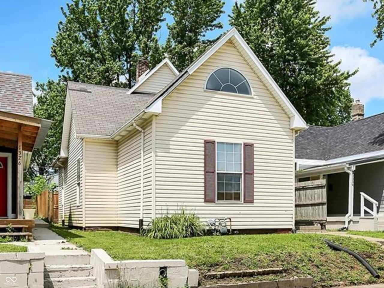 1330 E Naomi St - Photo 2 of 4