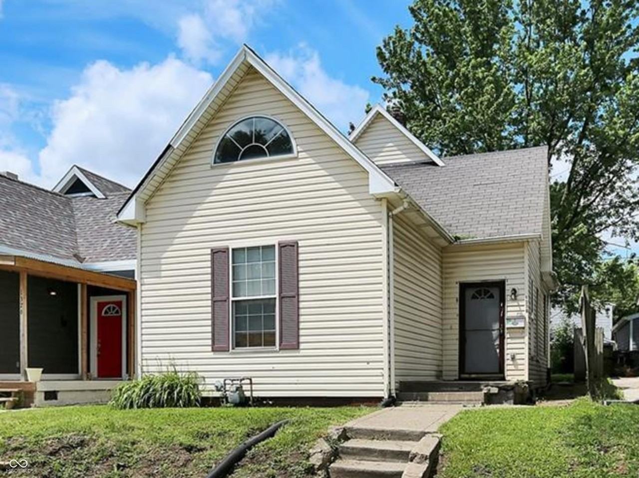 1330 E Naomi St - Photo 3 of 4