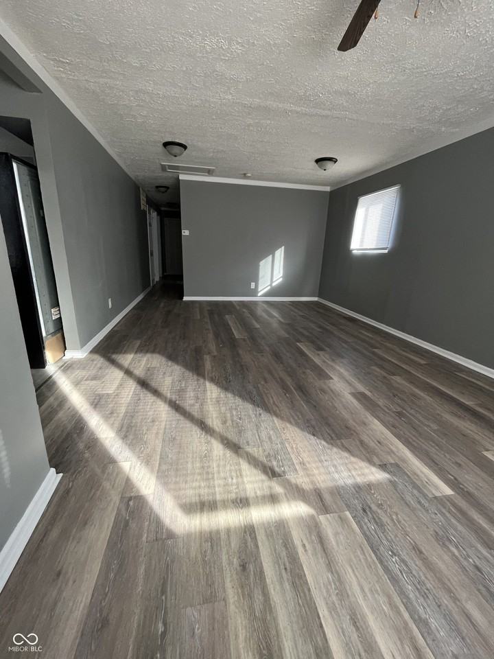 4622 E 30th St - Photo 3 of 16