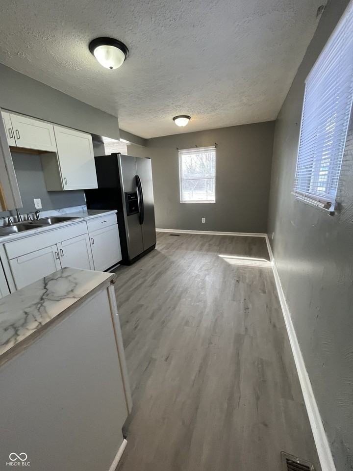 4622 E 30th St - Photo 6 of 16