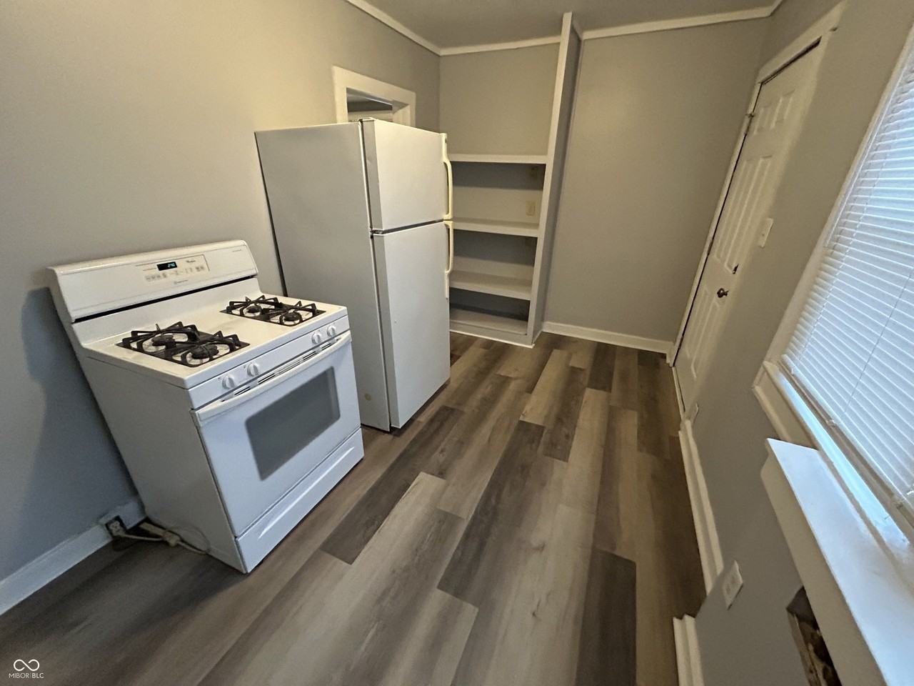 1839 N Dexter St - Photo 7 of 20