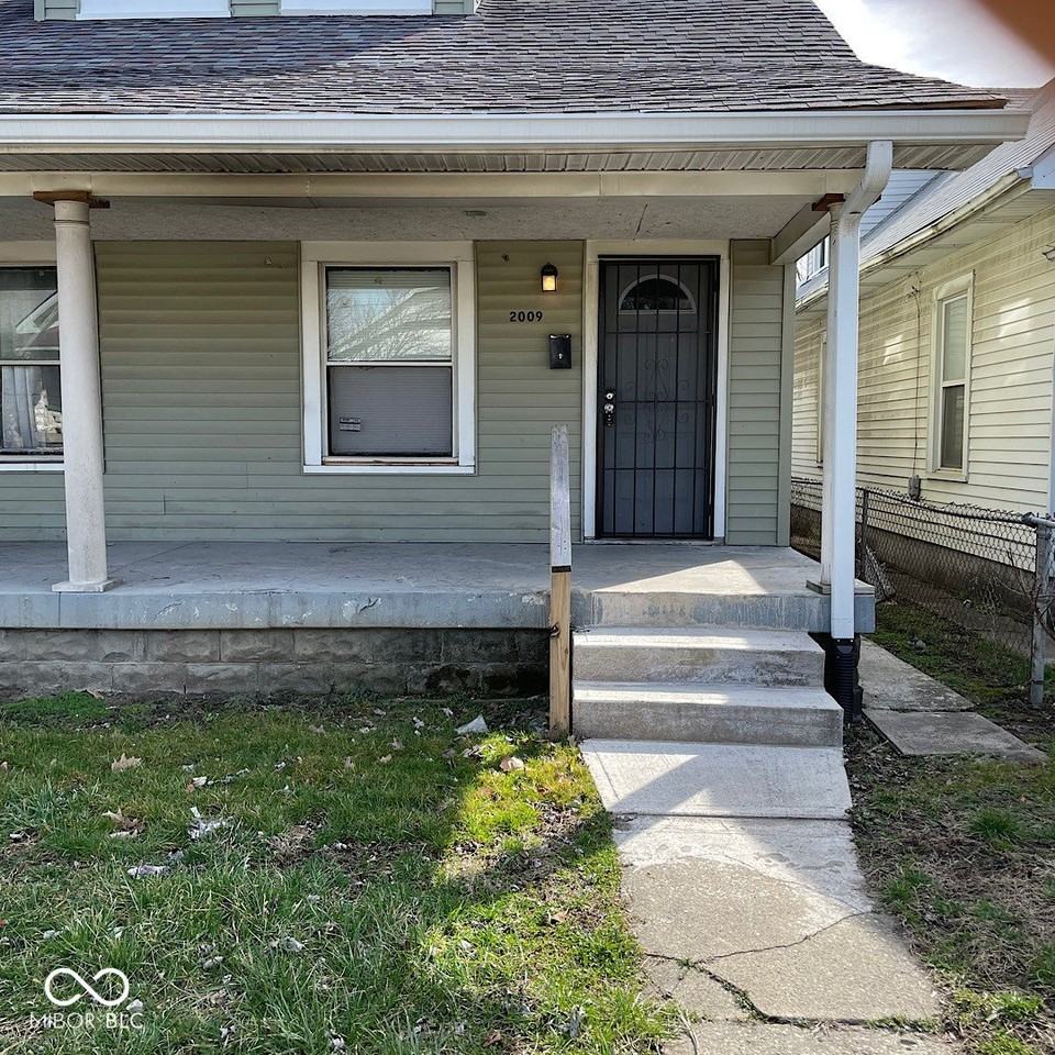 2009 Westview Dr - Photo 2 of 13