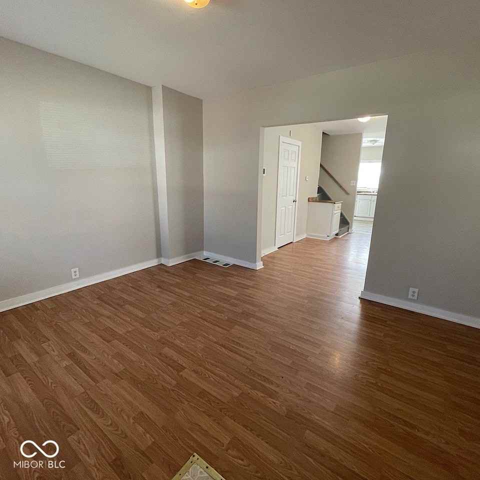 2009 Westview Dr - Photo 3 of 13