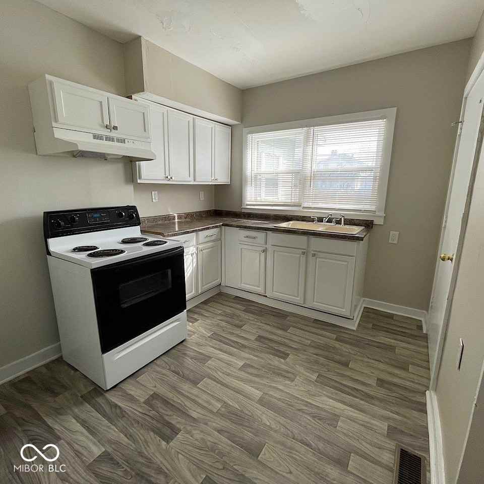 2009 Westview Dr - Photo 7 of 13