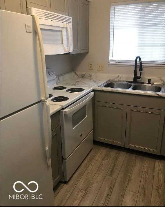 3248 Lupine Dr - Photo 5 of 15