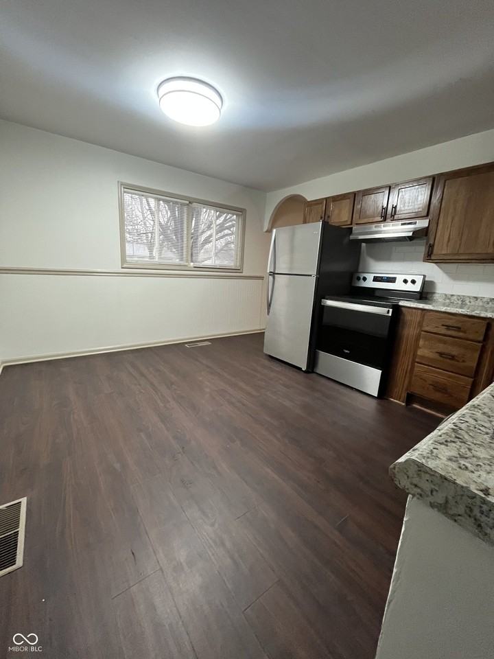 3597 N Lynhurst Dr - Photo 4 of 11