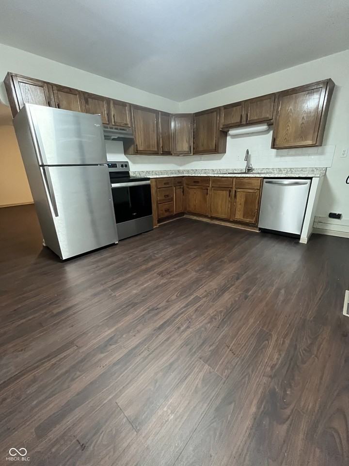 3597 N Lynhurst Dr - Photo 5 of 11