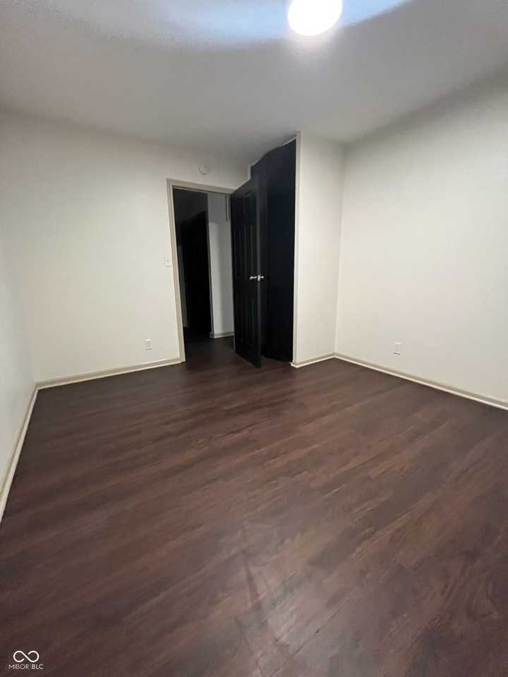 3597 N Lynhurst Dr - Photo 6 of 11