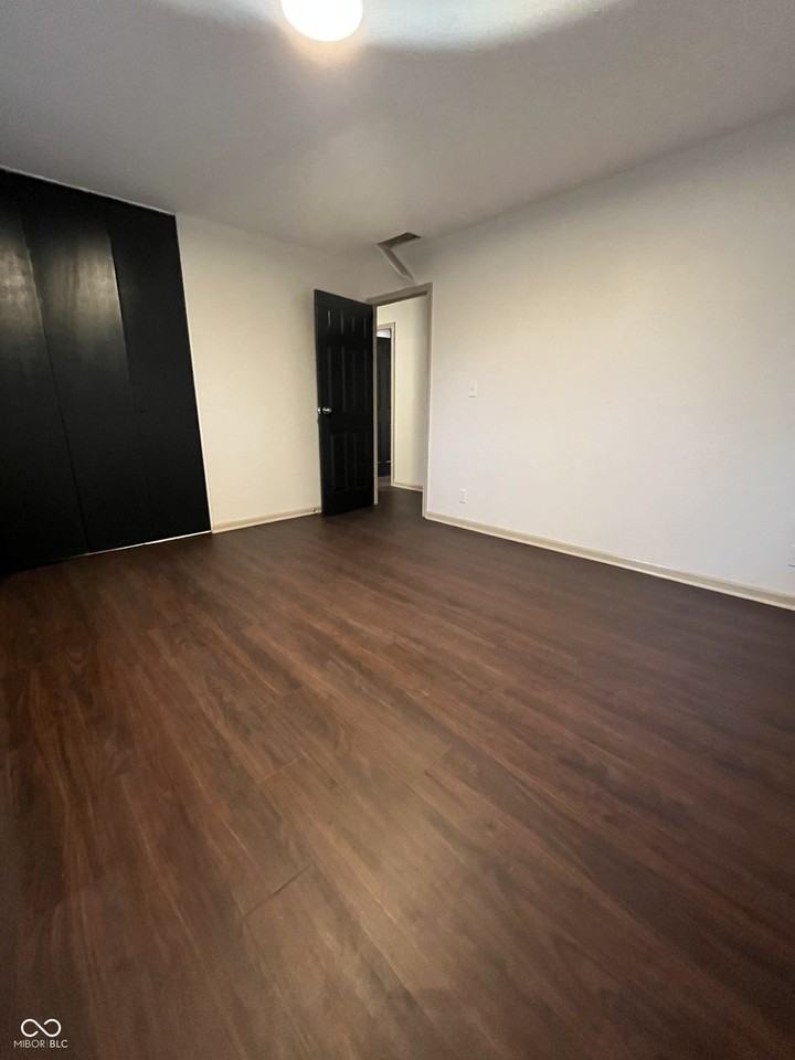 3597 N Lynhurst Dr - Photo 7 of 11