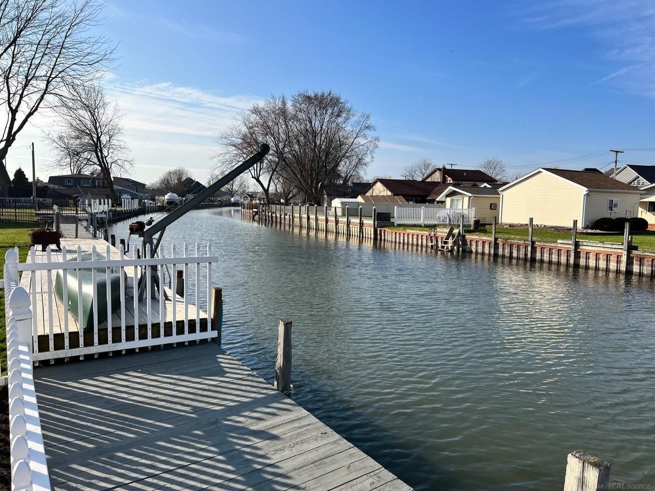 38215 Circle Dr - Photo 2 of 50