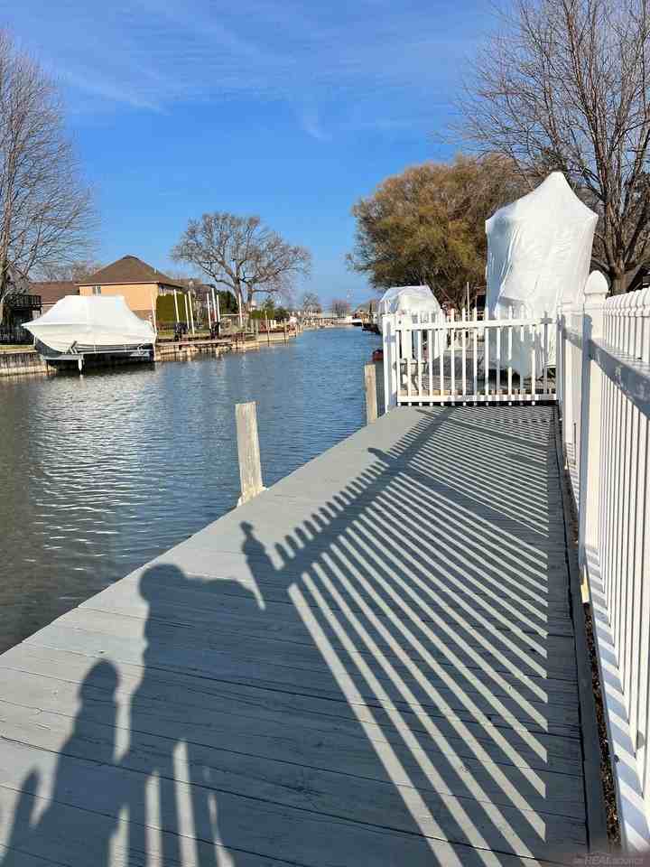 38215 Circle Dr - Photo 3 of 50