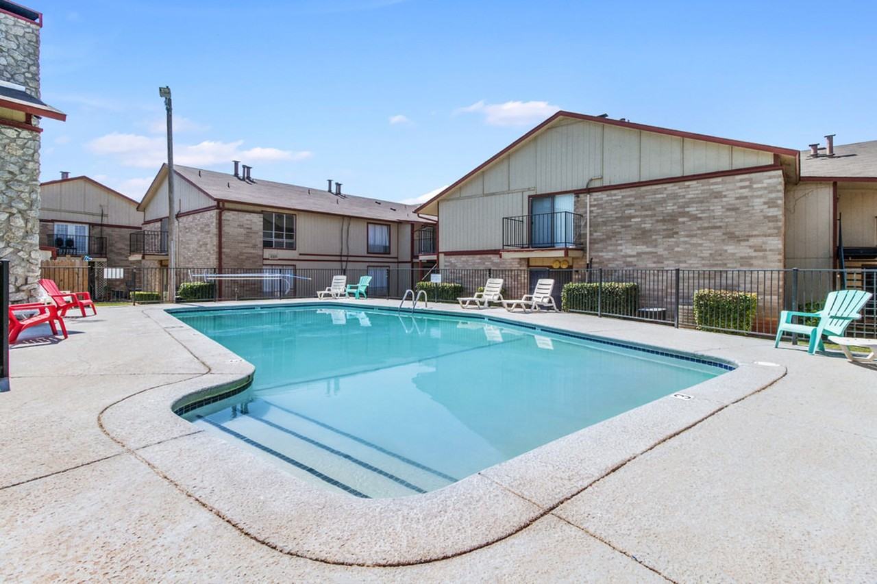 Belle Isle Terrace - Photo 3 of 50