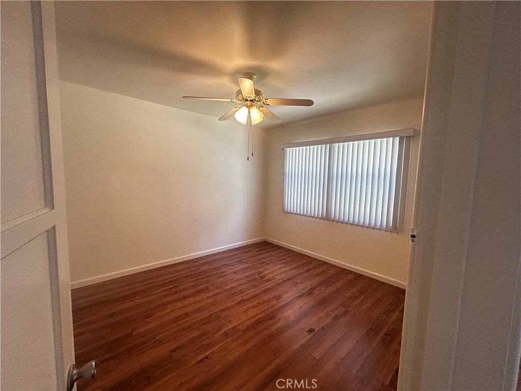 1015 Thompson Ave - Photo 7 of 18