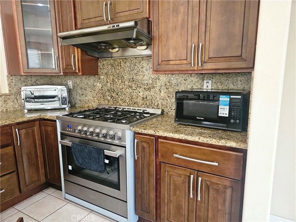 2074 Lake Shore Dr - Photo 6 of 22