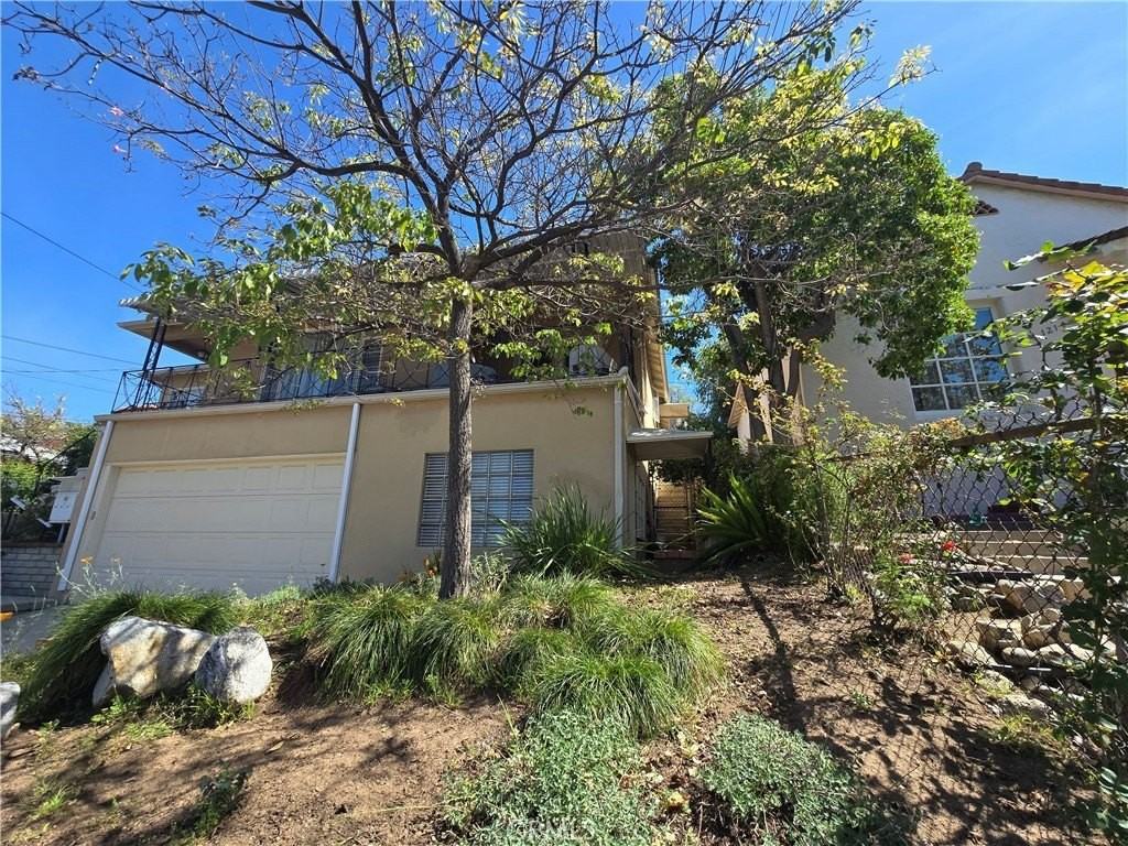 1210 Tyler St #1-2 - Photo 3 of 25