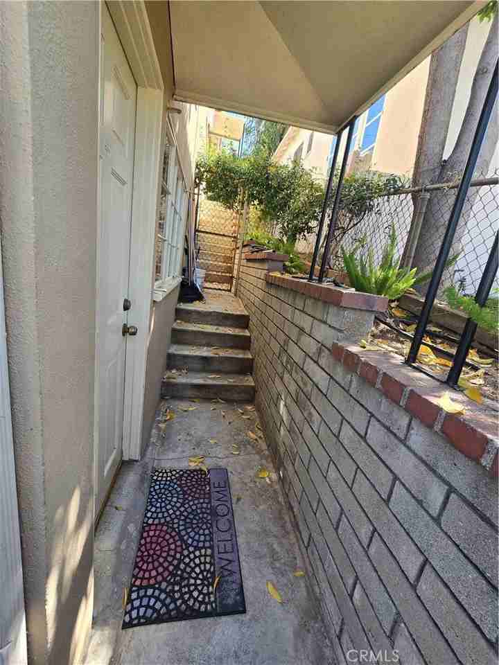 1210 Tyler St #1-2 - Photo 5 of 25