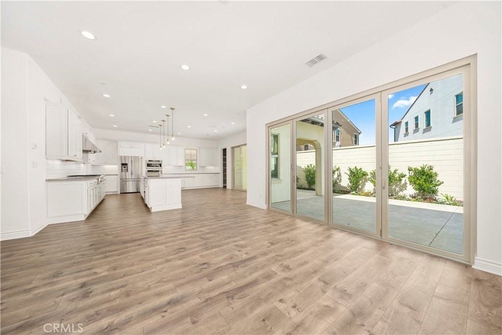 107 Cordial - Photo 3 of 29