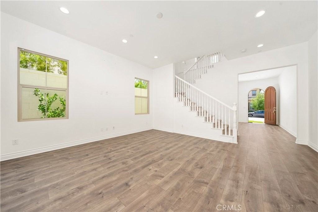 107 Cordial - Photo 4 of 29