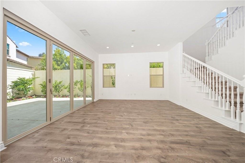 107 Cordial - Photo 5 of 29