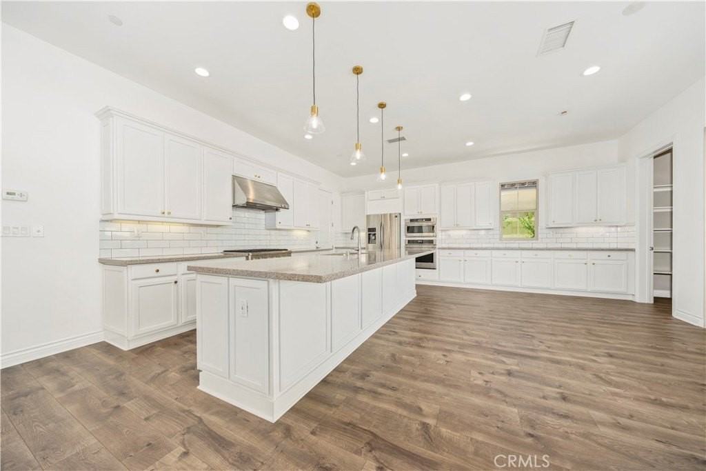 107 Cordial - Photo 6 of 29