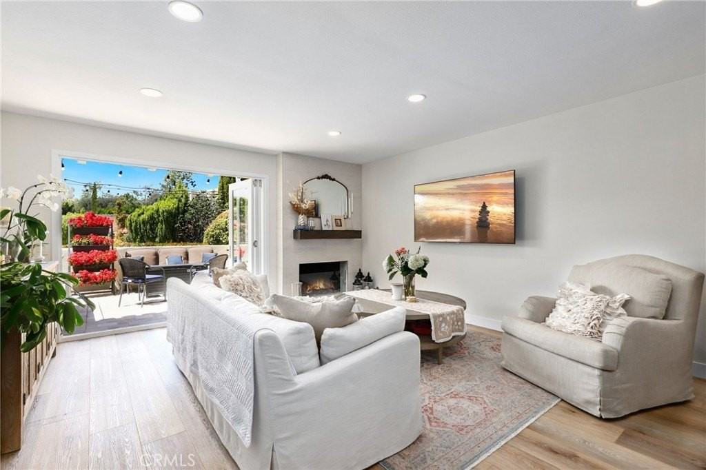 2425 Vista Hogar - Photo 2 of 34