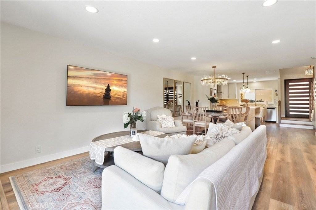 2425 Vista Hogar - Photo 3 of 34