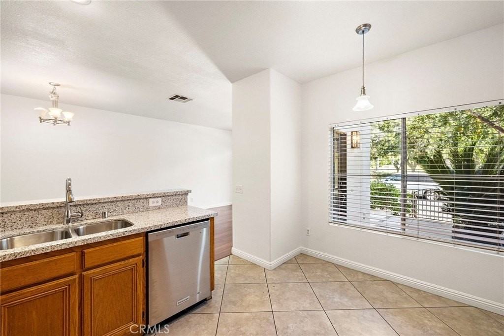 117 Pomelo - Photo 6 of 18