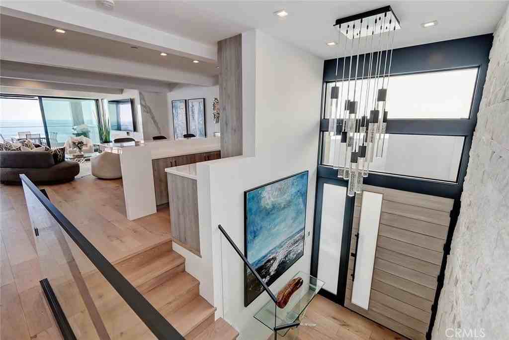 1208 The Strand #C - Photo 3 of 35