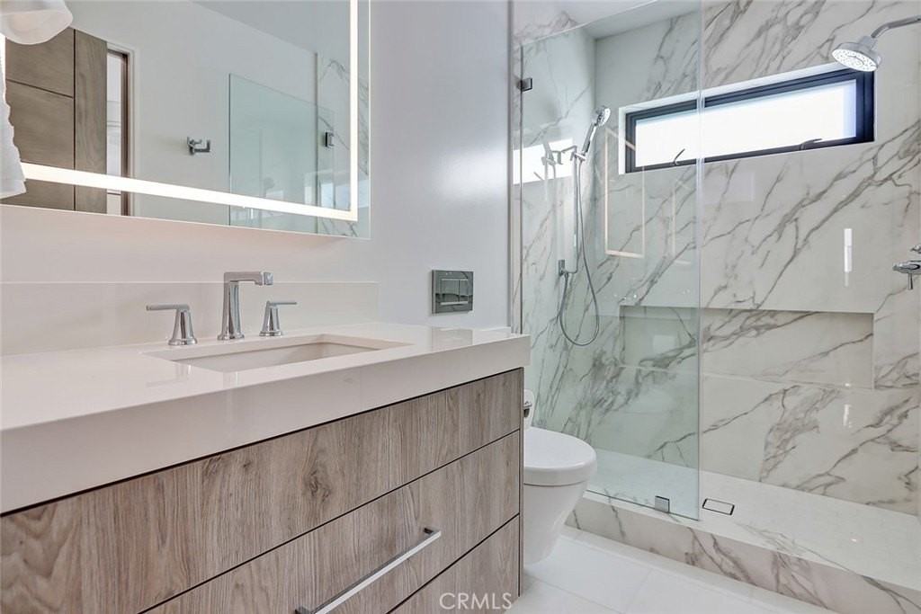 1208 The Strand #C - Photo 5 of 35