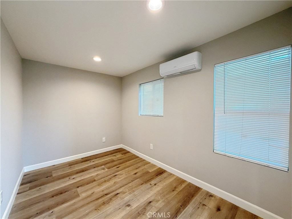 516 E D St #B - Photo 4 of 10