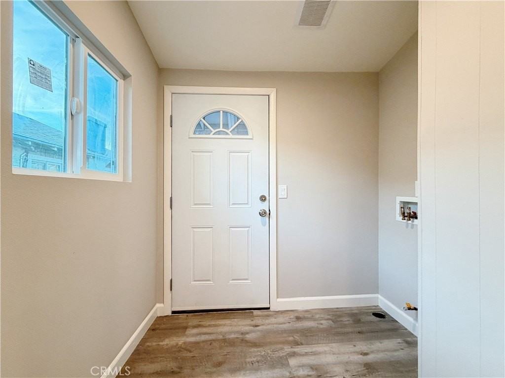 516 E D St #B - Photo 7 of 10