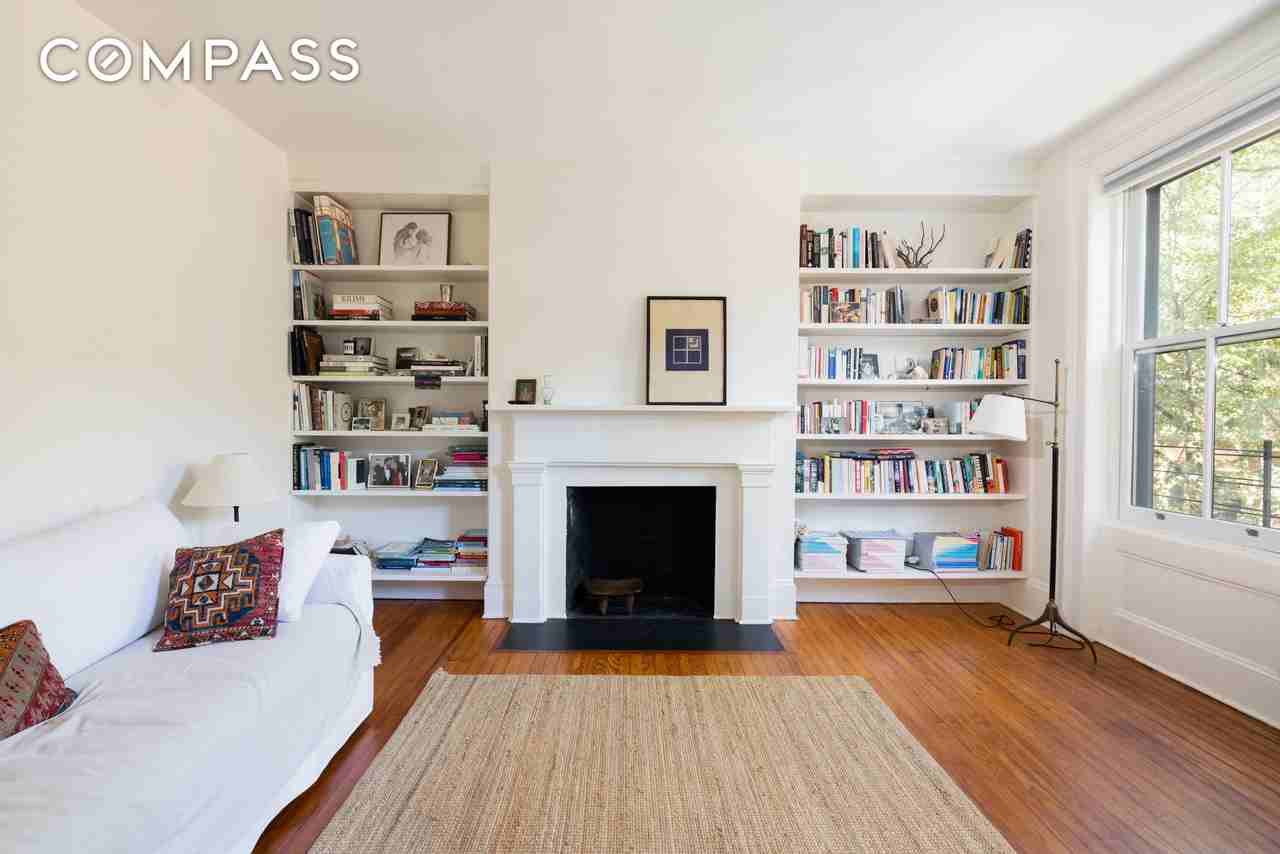 188 Warren St - Photo 5 of 9