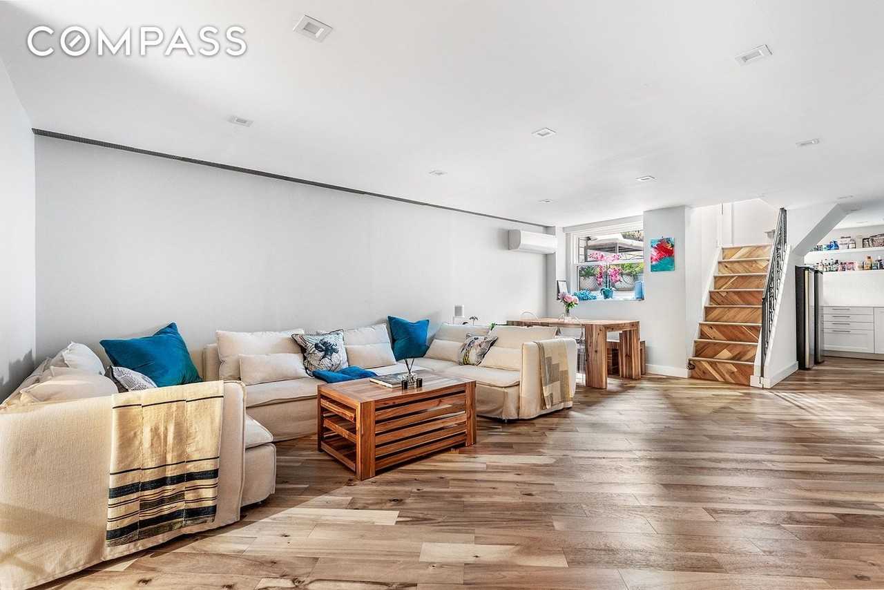 901 Saint Marks Ave - Photo 3 of 20