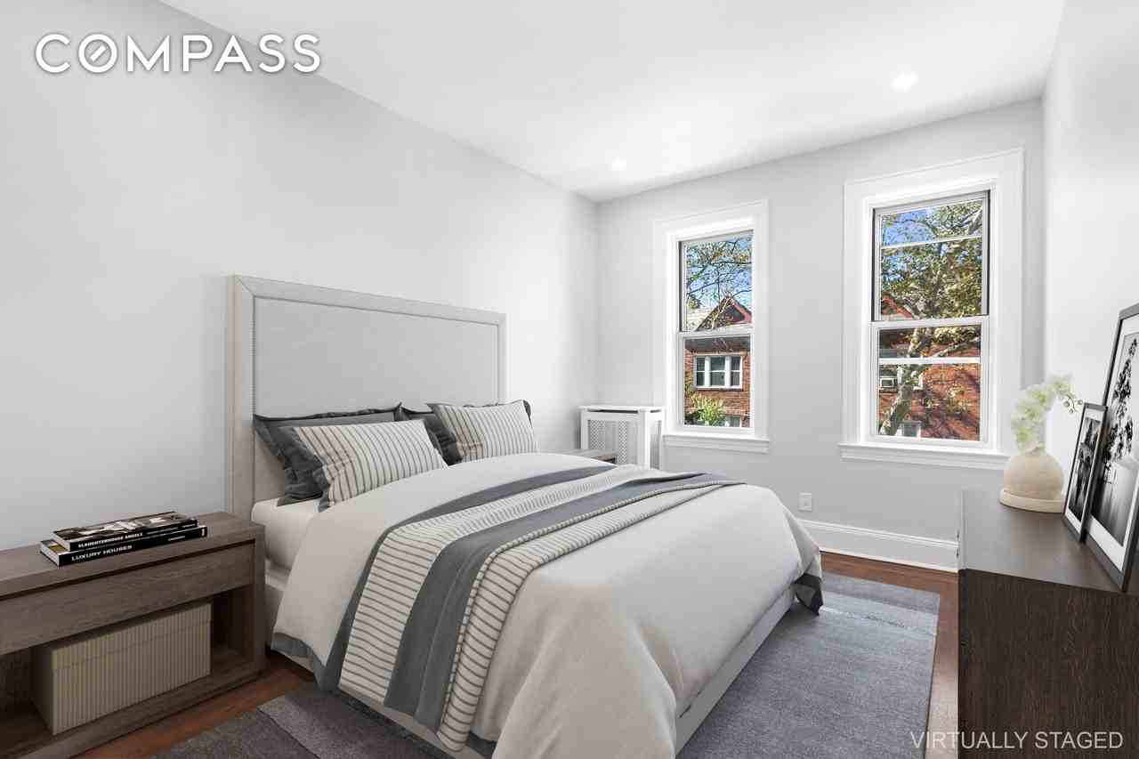 4515 41st St #3R - Photo 4 of 6