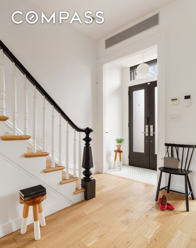 425 10th St #2 - Photo 5 of 13