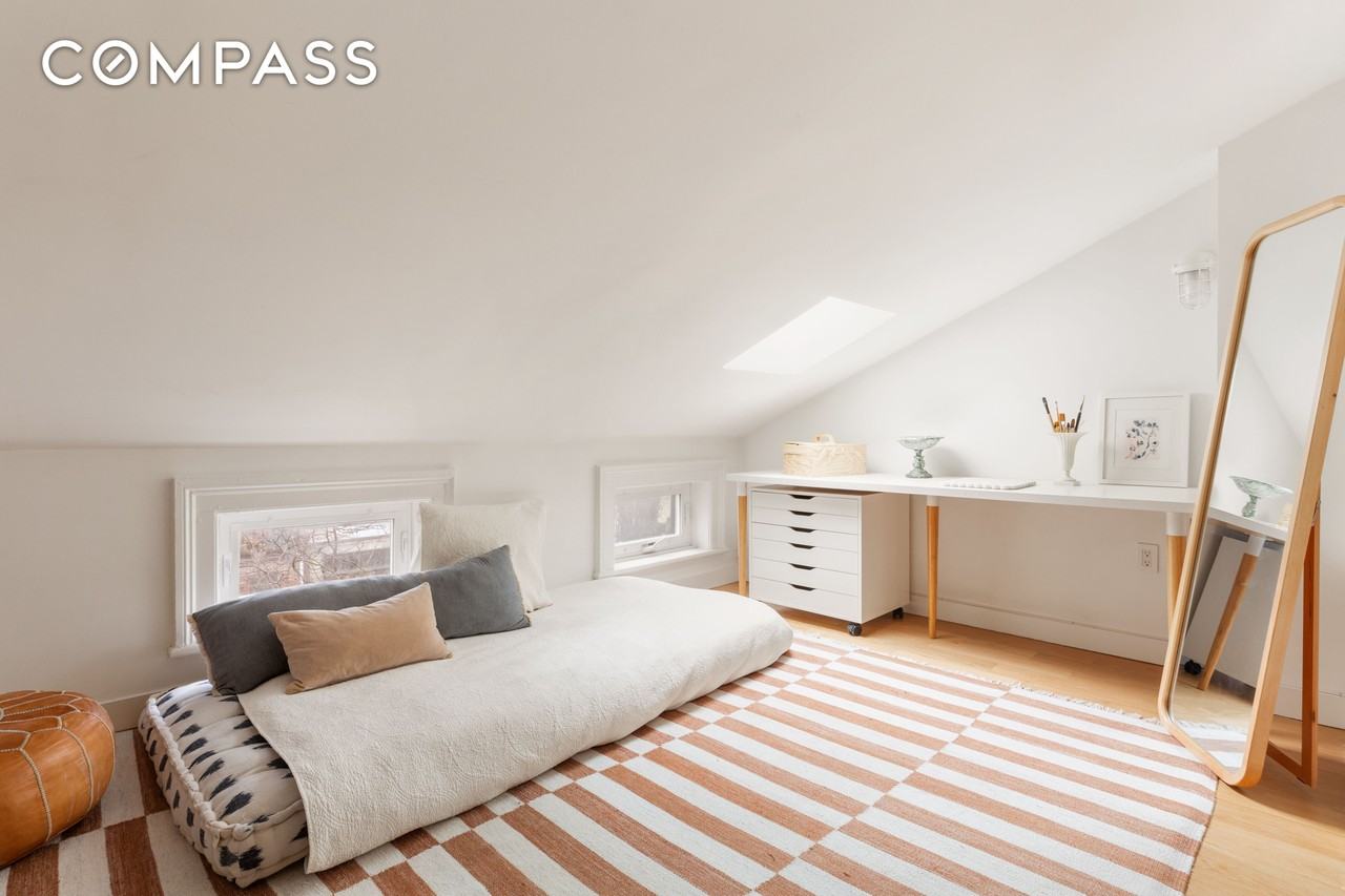 425 10th St #2 - Photo 6 of 13