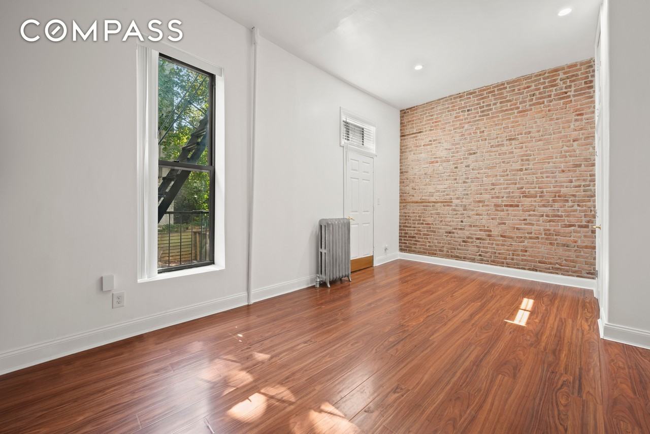 654 Lafayette Ave - Photo 5 of 13